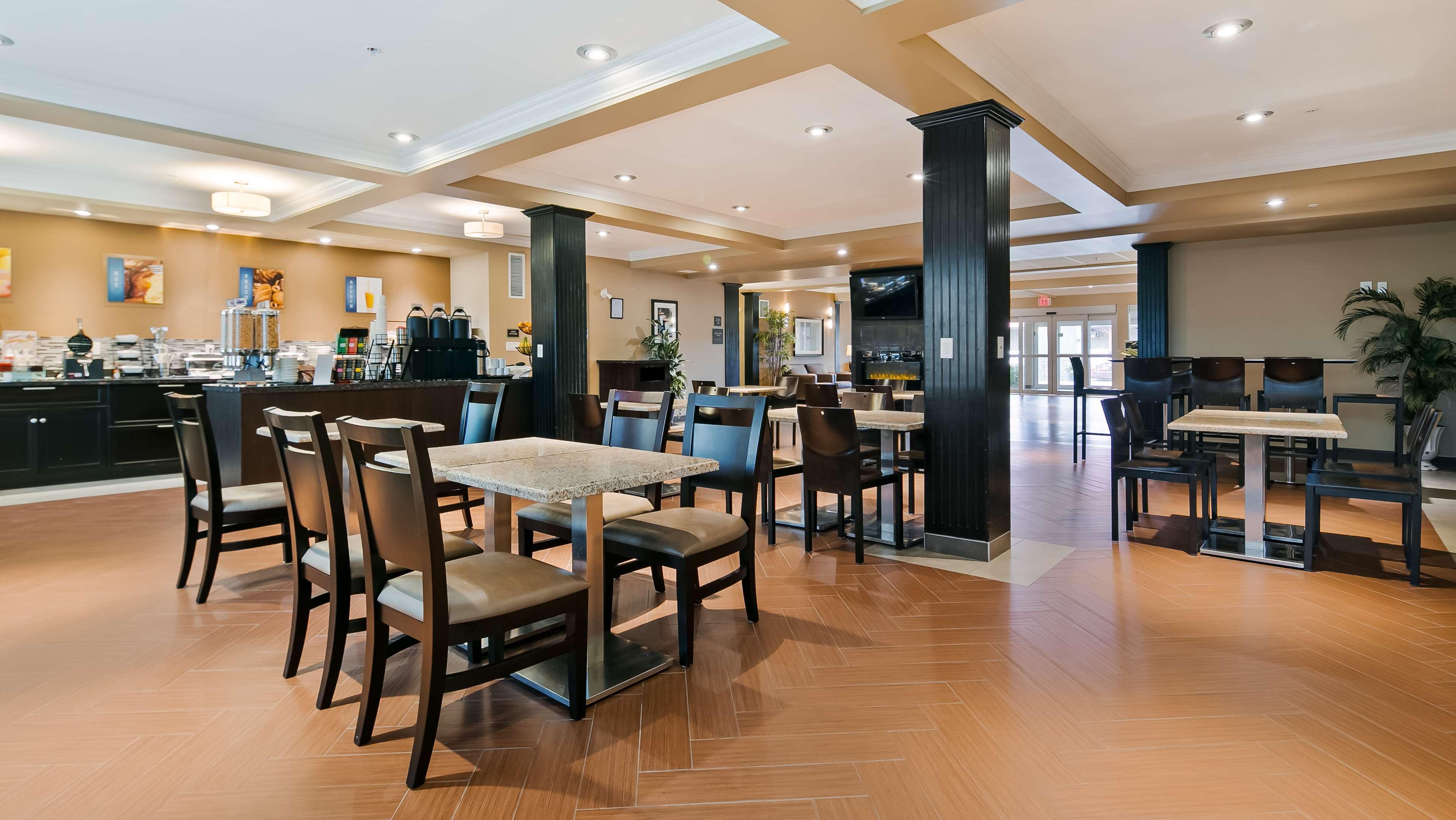Best Western Plus Peace River Hotel & Suites Eksteriør billede